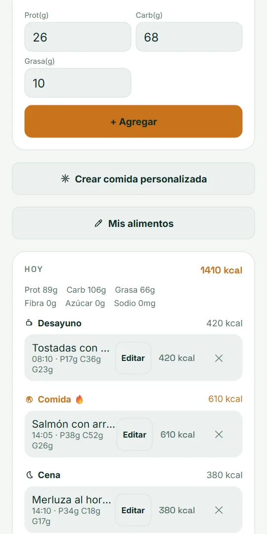 Pantalla Comidas de VitaLinks: una comida a punto de agregarse, las comidas personalizadas y la lista de hoy con sus calorías.